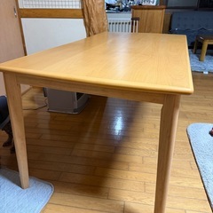 ダイニングテーブル こたつつき付きの画像