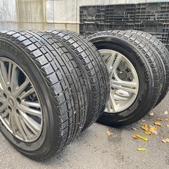 15インチ スタッドレスタイヤ（ホイール付き）の画像
