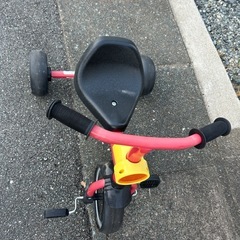 子供三輪車の画像