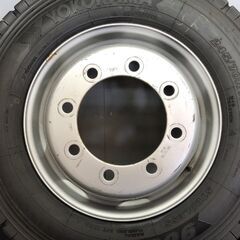 【YK 905W 245/70R19.5 136/134J】スタッドレス 2本【TOPY製 トラックホイール 19.5インチ 6.75J8HPCD275+147】23年製 バリ溝 iso (STT047)の画像