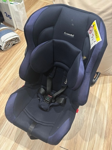 「新生児も安心」コンビ　チャイルドシート　ネイビー コンビ◎新生児OK！チャイルドシートネイビー