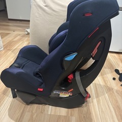 コンビ◎新生児OK！チャイルドシートネイビーの画像