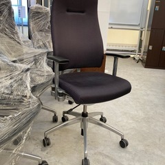 【来店歓迎】【OF-71】Reorga リオルガ 高級オフィスチェア 定価20万 KB-RP61SPLU プラス/PLUS 肘付ハイバックチェア 事務椅子 　検)事務机 オフィス チェア　会議 椅子　ロッカー　ミーティングテーブル　応接ソファ 店舗 事務所 什器　書庫 本棚 ラック デスク スチール 美品多数 格安 【中古オフィス家具】の画像