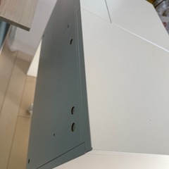 IKEA　ドレッサーと椅子の画像