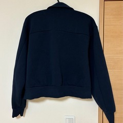 レディーストップス　ショート丈　裏起毛スウェット生地　ネイビーの画像