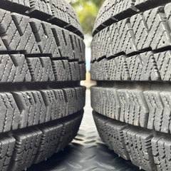 スタッドレスタイヤ4本の画像