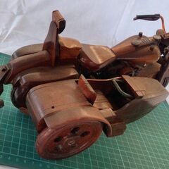 🍓 木製オートバイ サイドカー モデルの画像