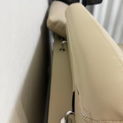 早めに取りに来てくれる方しっかりと連絡が取れる方《昼間は時間があまりないので、夜間にご連絡いただけると助かります》希望です。🌸🌼🧡大阪の家具屋で購入しました🍀カウチソファーの画像