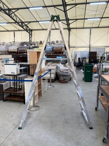 【来店歓迎】【KJ204】アルインコ 伸縮脚付専用脚立 PRT-270FX 1.8m〜2.3m 内装業 建築業 高所作業 ハシゴ　　検)一人暮らし 家具 収納 ダイニング リビング キッチン 冷蔵庫 洗濯機 テーブル ラック レンジ キャビネット ソファ