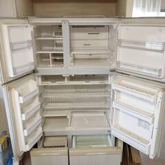 冷蔵庫 + ipod、ブルーレイ、液晶テレビの画像