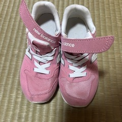 ニューバランスキッズシューズ19センチの画像