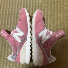 ニューバランスキッズシューズ19センチの画像