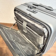 スイスミリタリー スーツケース 
42リットルの画像