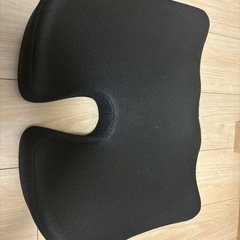 IKSTAR チェアパッド 低反発 椅子 裏面は滑り止め加工され 通気性の画像