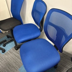 オフィスチェア青色4脚セットの画像