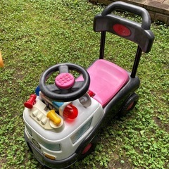 アンパンマン滑り台＋パトカー乗り物の画像