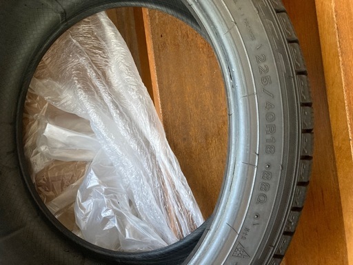 スタッドレスタイヤ　225/40R 18
