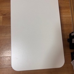 折りたたみテーブルの画像