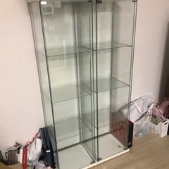 ショーケース展示ガラスケースの画像