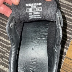 ZARAスニーカーの画像