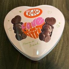 キットカット　コレクション　缶　3つの画像