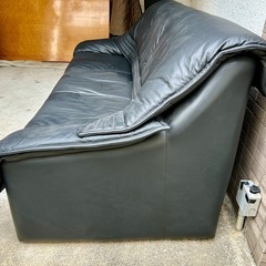 イタリア製 CONCERIA AGO S.p.A 本革ソファ 3人掛け ブラック 幅195cm 高級イタリアンレザー モダンデザインの画像