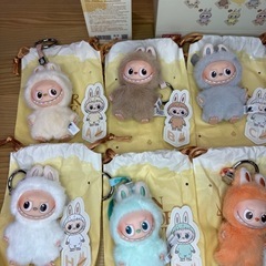 ラブブ　イニシャルラブブ　正規品　きーキーホルダーの画像