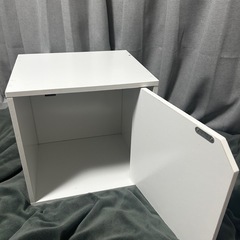 扉付き　収納棚　の画像