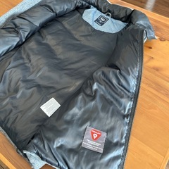 GAPのダウンベストの画像