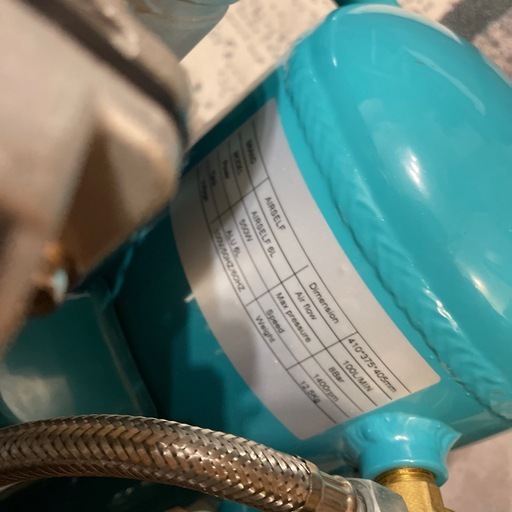 今月内来れる方　エアーコンプレッサー　最新軽量モデル　未使用品