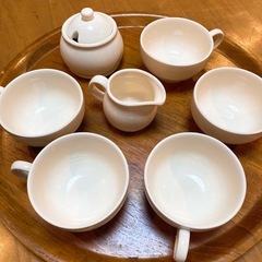 2日間のみ！(9日まで )ティーカップ5個&ミルクポット&シュガー入れ　セット　オフホワイト　　の画像