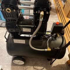 エアーコンプレッサー　ジャンク品の画像