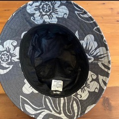 STUSSYのバケットハットの画像