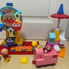 【美品】おおきな観覧車が大変身！アンパンマンくるくる遊園地ブロックの画像