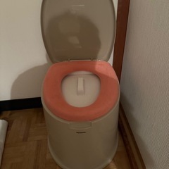 Panasonicポータブルトイレ　中バケツ、便座カバー、未使用消臭剤1本付き　の画像