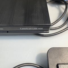 モニター、スキャナー、キーボード、マウス、空気清浄機の画像