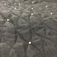 パール付き　キルティングジャケットの画像