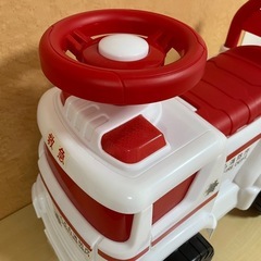 消防車　乗用おもちゃの画像