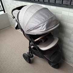 【総額12万円以上】アップリカ　ベビーカー+ベビーシート 5wayの画像