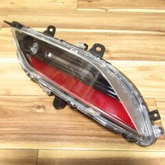 TOYOTA トヨタ MXUA80 ハリアー 純正 リアウインカーレンズ テールランプ テールライト テールレンズ バックランプ リフレクター 左右 STANLEY 48-240 / STANLEY W5632 / W5880の画像