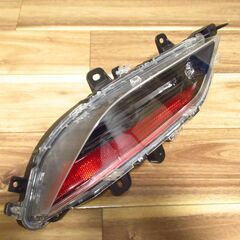 TOYOTA トヨタ MXUA80 ハリアー 純正 リアウインカーレンズ テールランプ テールライト テールレンズ バックランプ リフレクター 左右 STANLEY 48-240 / STANLEY W5632 / W5880の画像