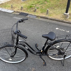 自転車　シティサイクル　ブラック　黒の画像
