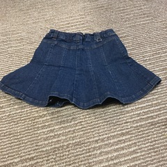 BURBERRYデニムスカート110サイズの画像