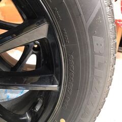 225/60R17　ブリジストン　VRX3Z　2023年製　スタッドレス　ホイール付4本　中古　アルファードに装着の画像
