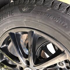 225/60R17　ブリジストン　VRX3Z　2023年製　スタッドレス　ホイール付4本　中古　アルファードに装着の画像