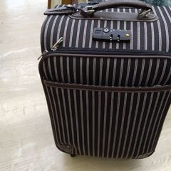 500円ポッキリ　ワンコイン　スーツケース　キャリケース　旅行カバン　アタッシュケース　の画像