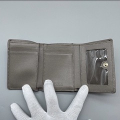 フルラレディース三つ折り財布 グレージュ の画像