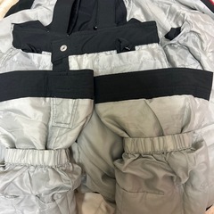 
DESCENTE デサント ジュニア スキーウエア 上下セット 130の画像