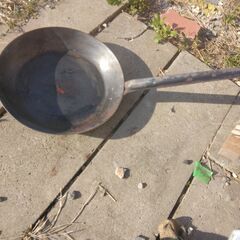 業務：鉄フライパン：ステーキ焼き専用：円型直６６」ｃｍ深さ５ｃｍ持つ手４２：の画像