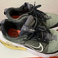 スニーカーの画像